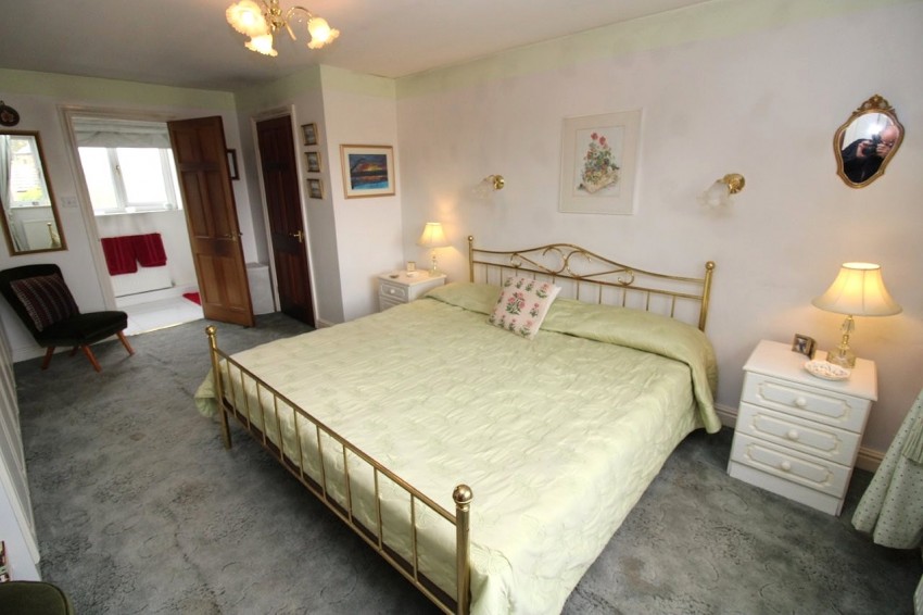 Images for Middlecliff Lane, Little Houghton, Barnsley
