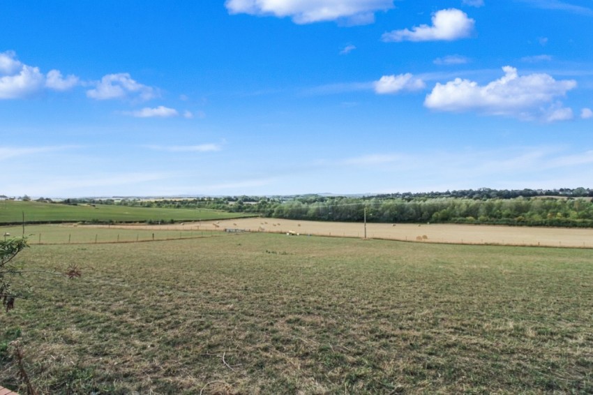 Images for Middlecliff Lane, Little Houghton, Barnsley