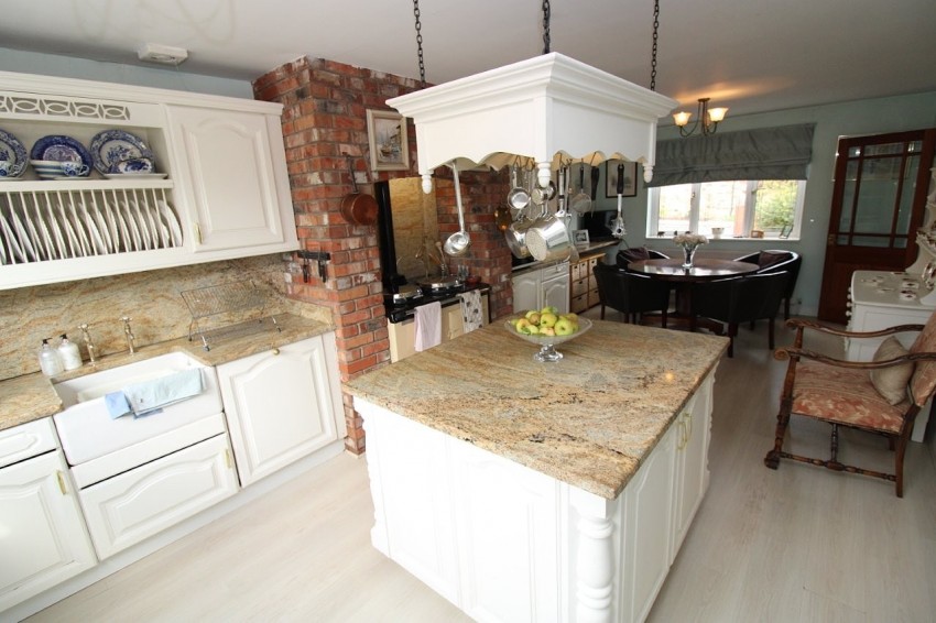 Images for Middlecliff Lane, Little Houghton, Barnsley