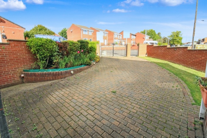 Images for Snetterton Close, Cudworth, Barnsley